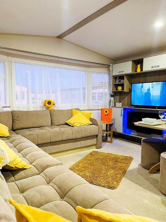 Hotel The Sunflower Luxury Caravan At Tattersall Lakes Tattershall Exterior foto